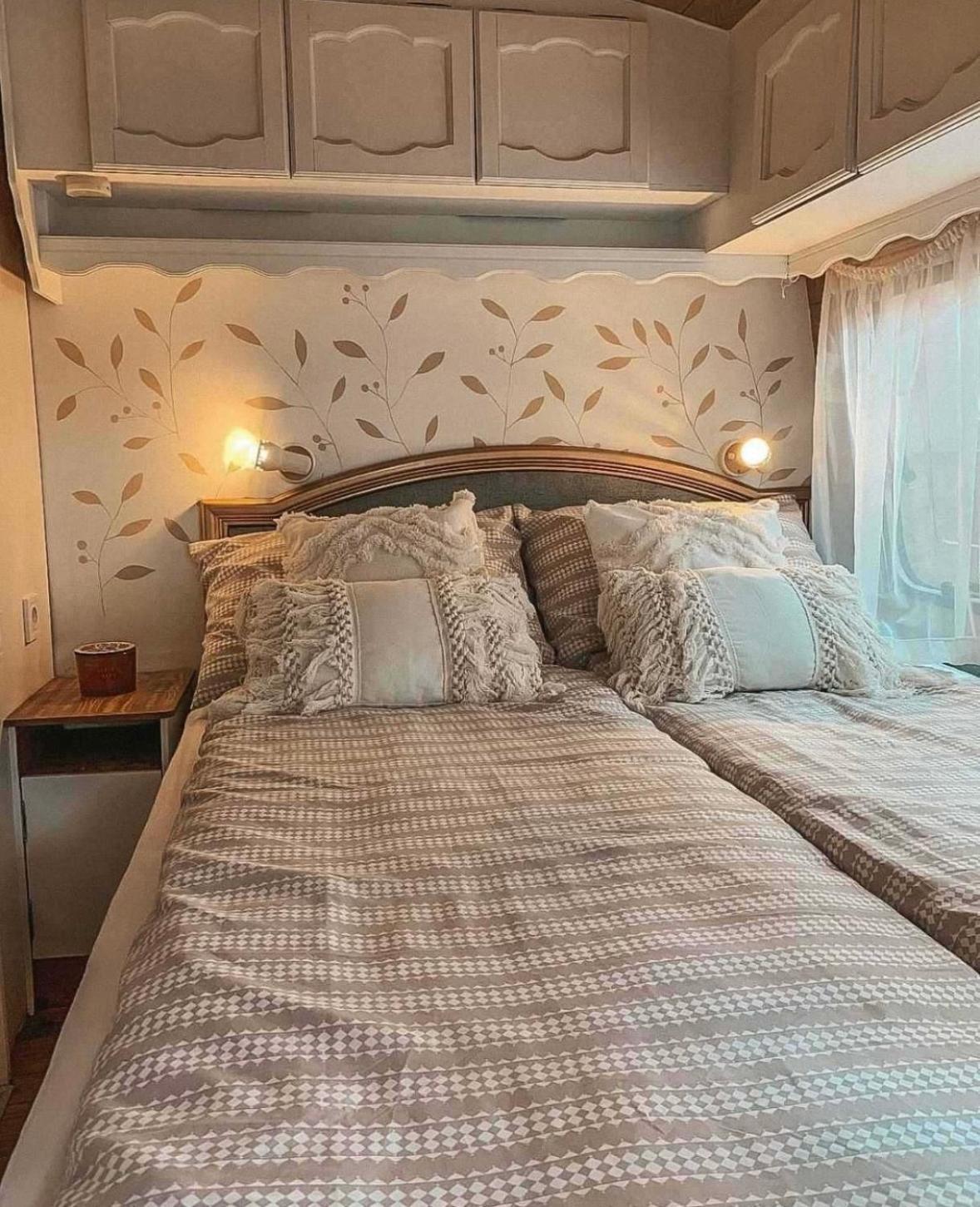 Каравана Бохемия TTchernomorets Extérieur photo